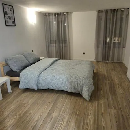 Maison A Ay Epernay, 3 Bed House, 3 *