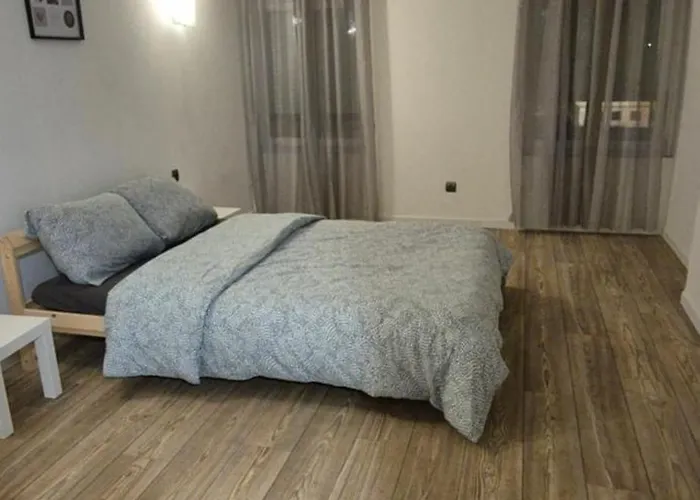 Maison A Ay Epernay, 3 Bed House, 3 *