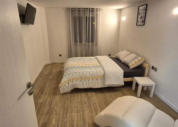 Maison A Ay Epernay, 3 Bed House, 3 Feriehus