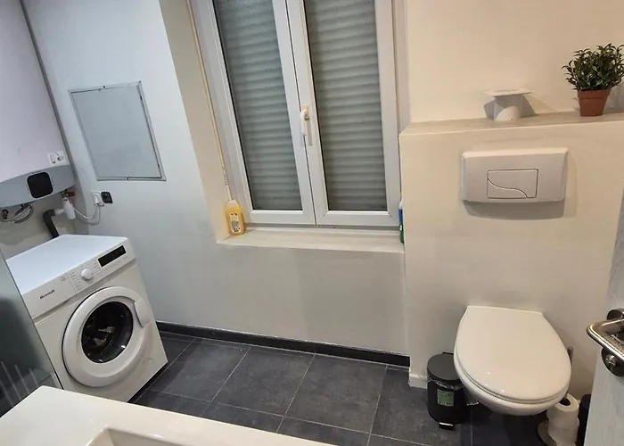 Maison A Ay Epernay, 3 Bed House, 3 Feriehus Ay-Champagne