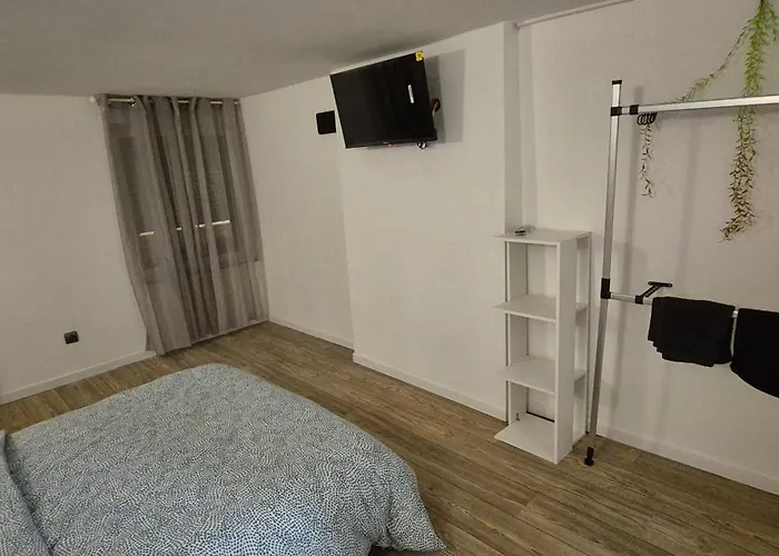 Maison A Ay Epernay, 3 Bed House, 3 *